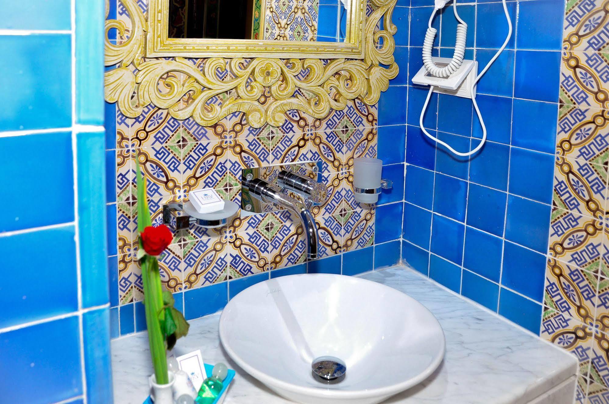 Royal Victoria - Ex British Embassy 4*